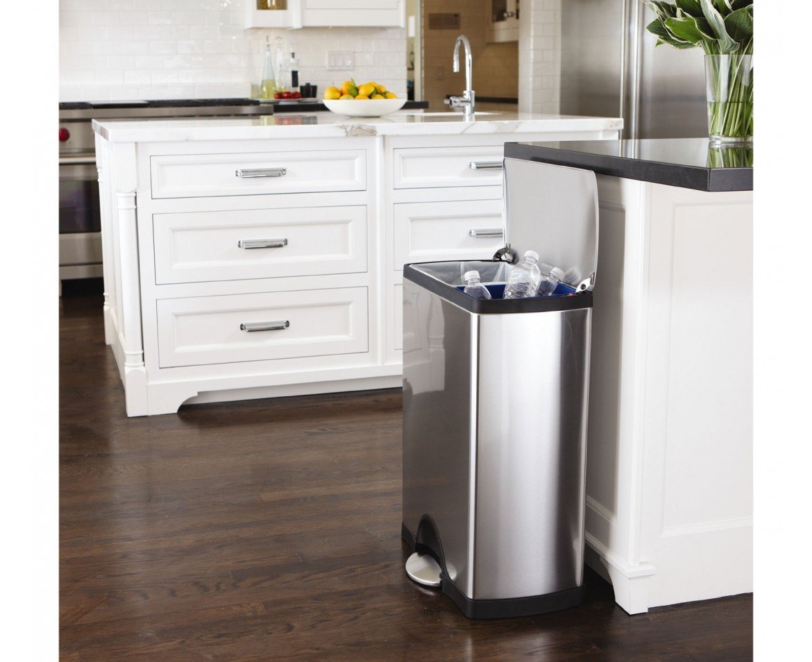 buy trash & recycle cans at cheap rate in bulk. wholesale & retail cleaning materials store.