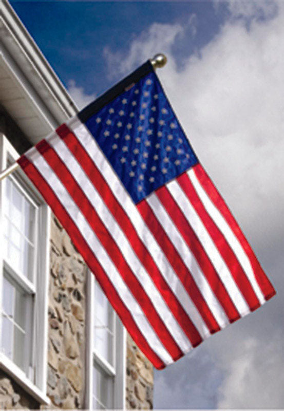 buy flags & patriotic decor at cheap rate in bulk. wholesale & retail holiday & festival gift items store.