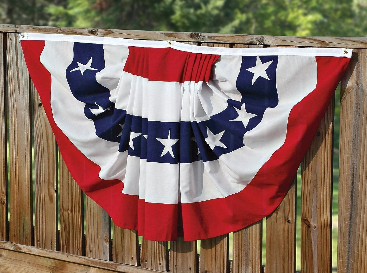 buy flags & patriotic decor at cheap rate in bulk. wholesale & retail special holiday gift items store.
