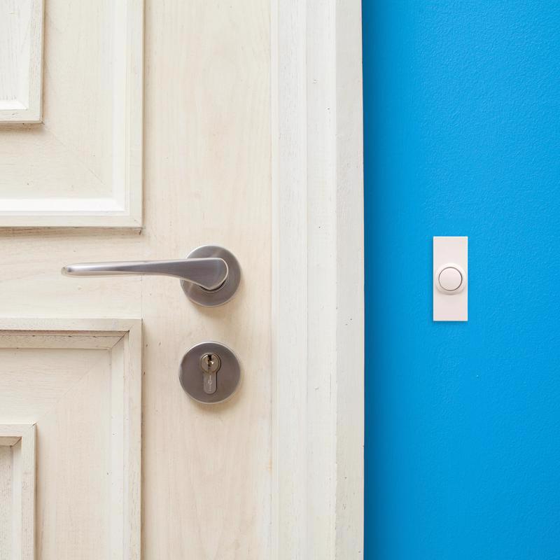 Heath Zenith 18000126 White Plastic Wireless Pushbutton Doorbell