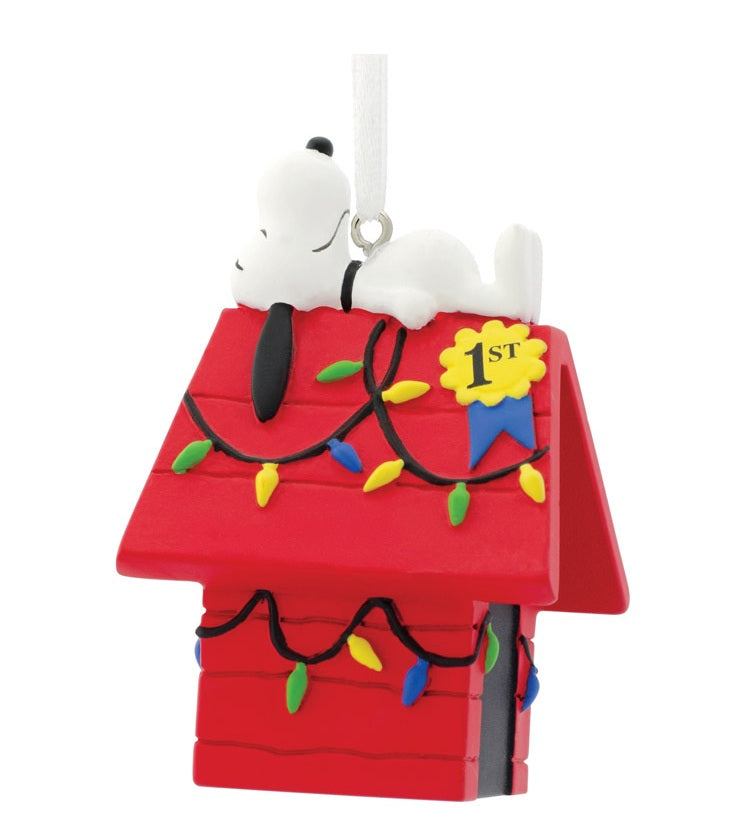 Hallmark 2HCM1007 Snoopy On Doghouse Christmas Ornament, Resin