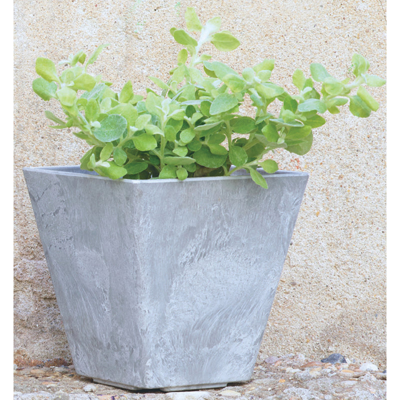 buy plant pots at cheap rate in bulk. wholesale & retail garden edging & fencing store.