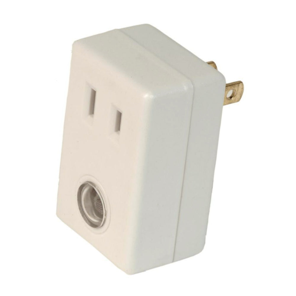 Amertac CL11LC Indoor Dusk to Dawn Light Control For Incandescent Bulbs