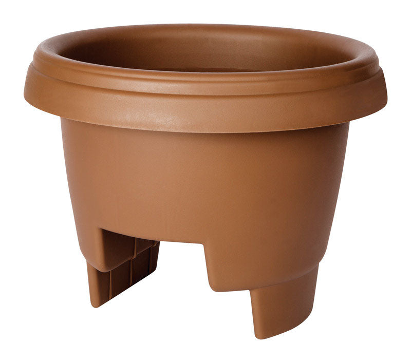 buy planters & pots at cheap rate in bulk. wholesale & retail landscape maintenance tools store.
