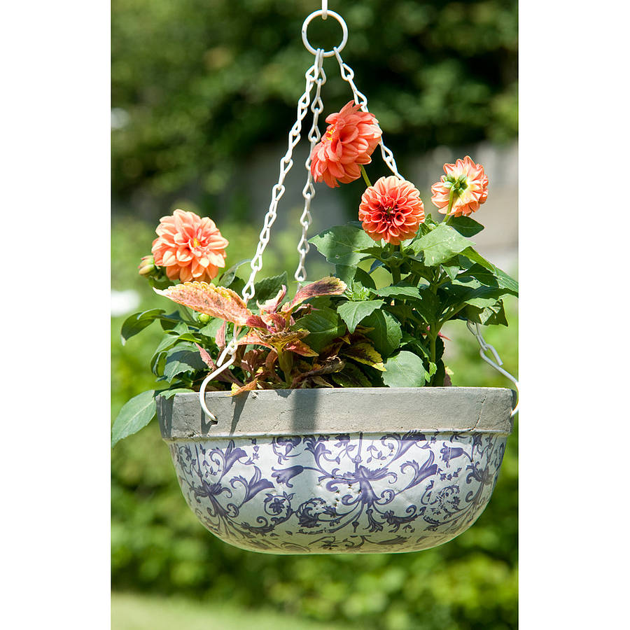 buy plant & pot hangers at cheap rate in bulk. wholesale & retail landscape maintenance tools store.